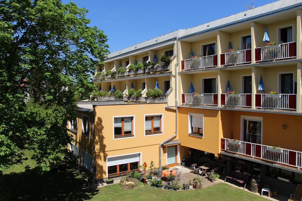 Simon - Hotel & Cafe Bad Tatzmannsdorf Eksteriør bilde